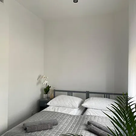 Jagodowa 15 Couette-café